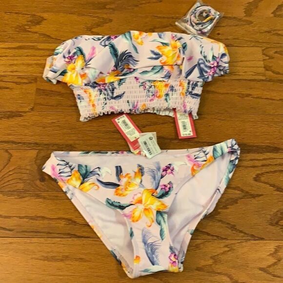 Extra small top and small bikini bottom swimsuit - Picture 1 of 5